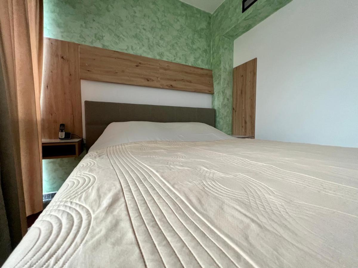 Hotel Brkic Sarajevo Airport - Free Parking Exterior photo